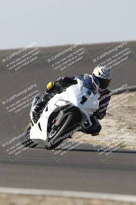 media/Nov-01-2025-TrackDaz (Sat) [[2b4d5192bc]]/B Group/1220pm (Turn 2 Outside)/